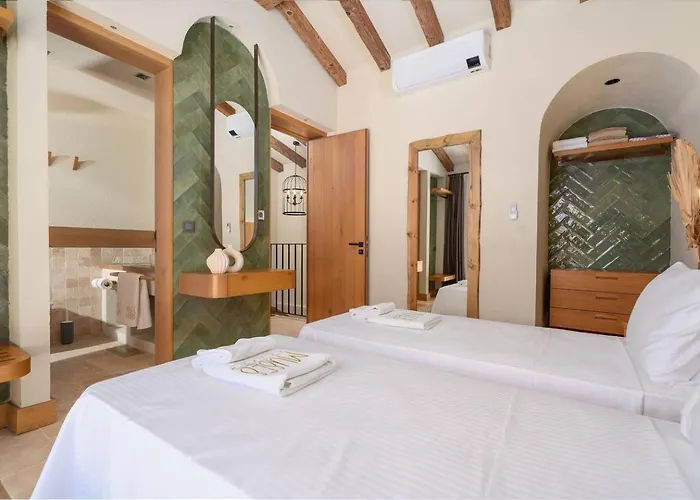 Villa Calliope, Epic Elegance Retreat